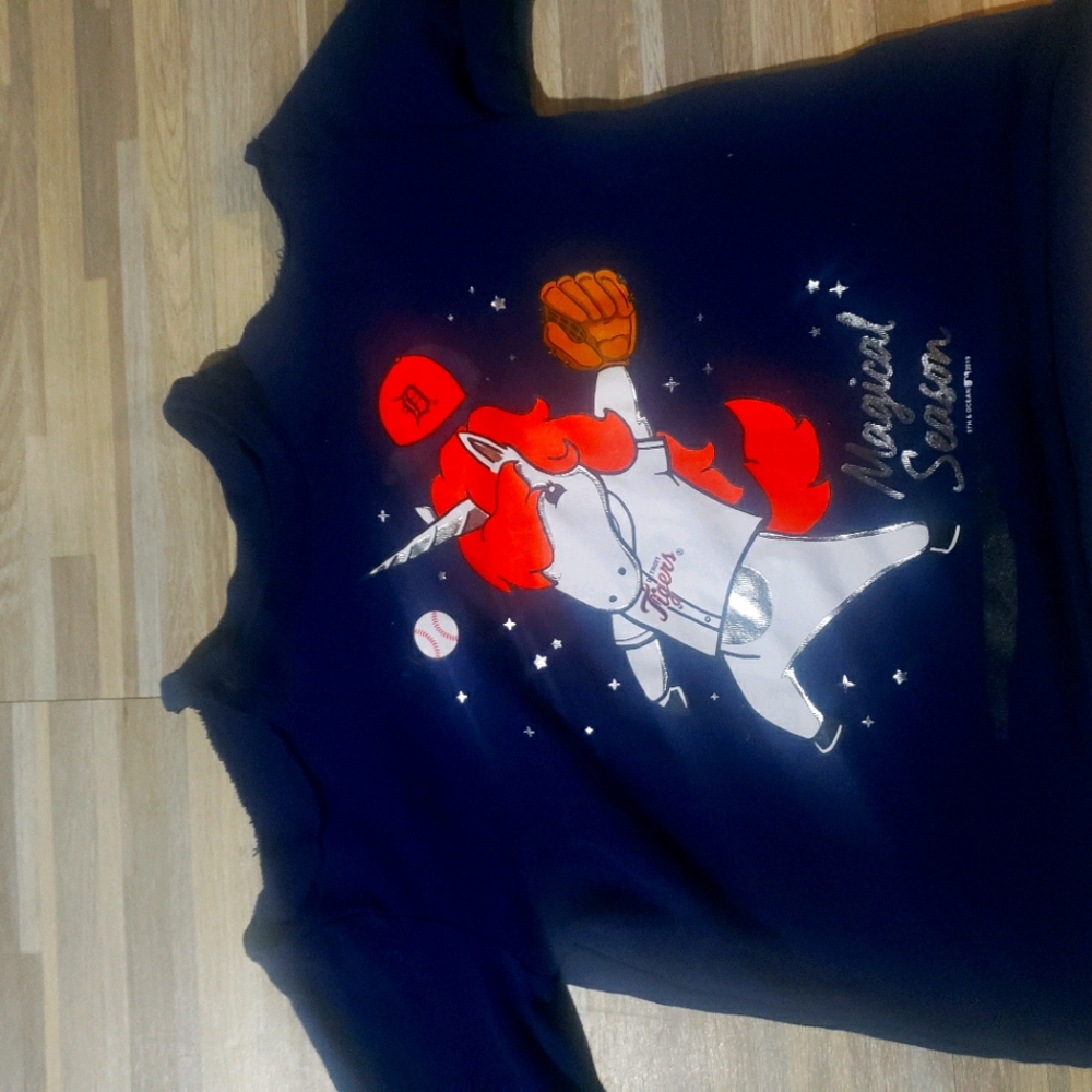 Detroit fashion shirt